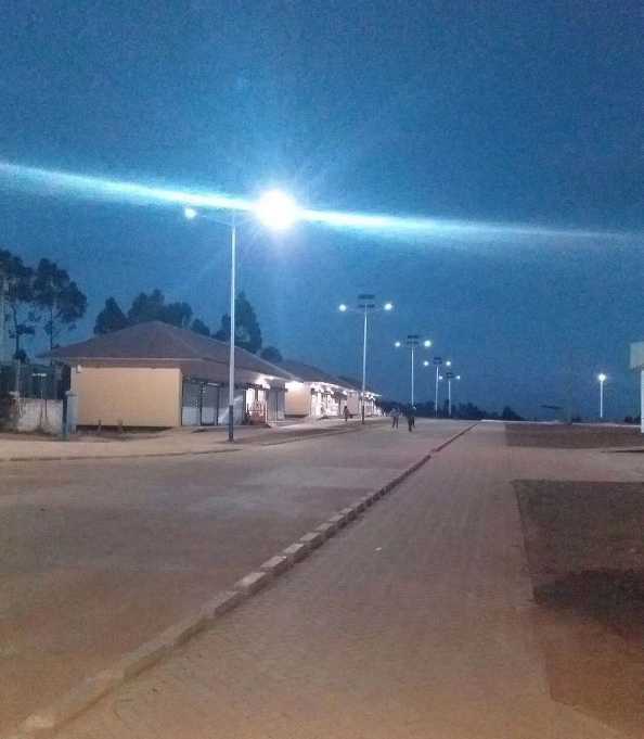 东阳市非洲科特迪瓦太阳能路灯工程
